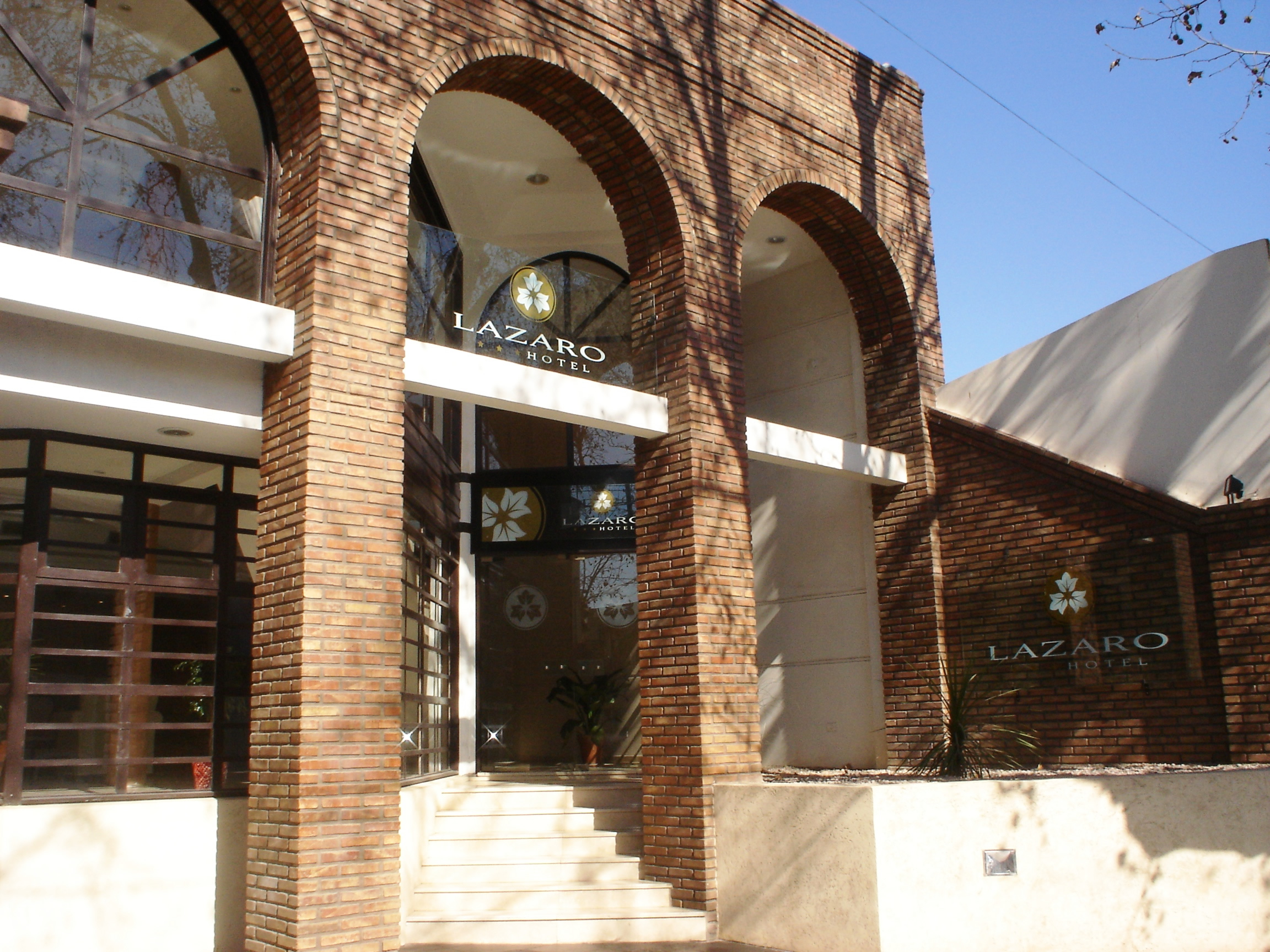 Hotel Lazaro - Entrada Principal
